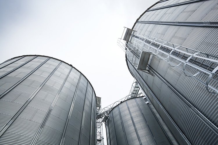 outdoor silos, recycling plant construction, rigging